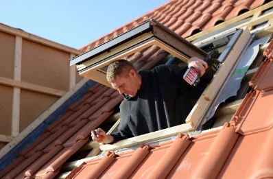 Pose de fenêtres de toit Velux au Perréon